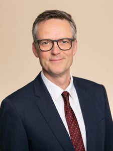 Prof. Dr. med. Wolfgang Schröder (Akademieleiter)